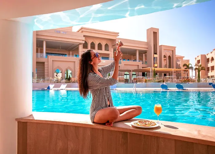 اكوا بلو منتجع 4*
